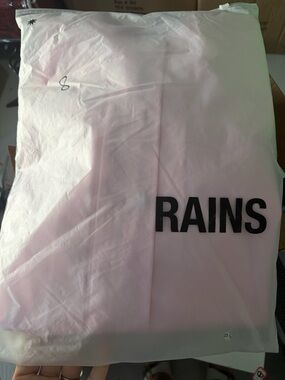 NWT RAINS 18050 Candy Pink Sz Large w bag